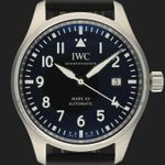 IWC Pilot Mark IW328201 (2022) - Zwart wijzerplaat 40mm Staal (2/8)