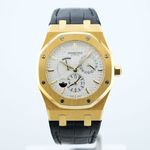 Audemars Piguet Royal Oak Dual Time 26120BA.OO.D088CR.01 (2008) - White dial 39 mm Yellow Gold case (1/8)
