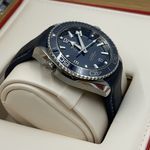 Omega Seamaster Planet Ocean 215.33.44.21.03.001 (2024) - Blue dial 43 mm Steel case (7/8)