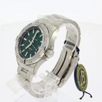 Breitling Avenger A17328101L1A1 (2025) - Green dial 42 mm Steel case (2/3)