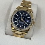 Rolex Sky-Dweller 326938 (Unknown (random serial)) - Black dial 42 mm Yellow Gold case (7/8)