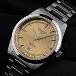 Longines Conquest L3.720.4.62.6 (2025) - Champagne wijzerplaat 38mm Staal (3/7)