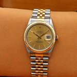 Rolex Datejust 36 16233 (Unknown (random serial)) - Champagne dial 36 mm Gold/Steel case (1/8)