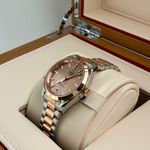Omega Seamaster Aqua Terra 220.20.34.20.10.001 (2025) - Pink dial 34 mm Gold/Steel case (2/7)
