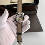 Patek Philippe Complications 5231G-001 (2025) - Multi-colour dial 39 mm White Gold case (4/8)