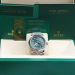 Rolex Sky-Dweller 326933 (2024) - Green dial 42 mm Gold/Steel case (2/8)