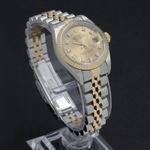 Rolex Lady-Datejust 69173 (1993) - Gold dial 26 mm Gold/Steel case (4/7)