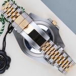 Rolex GMT-Master II 126713GRNR (2026) - Black dial 40 mm Gold/Steel case (6/8)