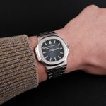 Patek Philippe Nautilus 5711 (Unknown (random serial)) - Blue dial 40 mm Steel case (2/8)