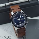 Sinn 104 104 (2026) - Zwart wijzerplaat 42mm Staal (1/8)