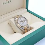 Rolex Sky-Dweller 326933 (Onbekend (willekeurig serienummer)) - 42mm Goud/Staal (2/6)