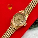 Rolex Lady-Datejust 69178 (1996) - Gold dial 26 mm Yellow Gold case (4/8)