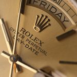 Rolex Day-Date 36 18038 (1986) - Champagne wijzerplaat 36mm Geelgoud (3/8)