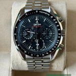 Omega Speedmaster Moonphase 304.30.43.52.01.001 (2025) - Black dial 43 mm Steel case (2/8)