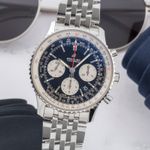 Breitling Navitimer 01 AB0121 (2020) - 43mm Staal (3/8)