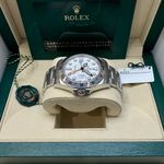 Rolex Explorer II 226570 (2024) - 42 mm Steel case (3/6)