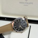 Patek Philippe Calatrava 5226G-001 - (8/10)