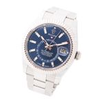 Rolex Sky-Dweller 336934 (2025) - Blue dial 42 mm Gold/Steel case (2/4)