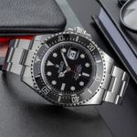 Rolex Sea-Dweller 126600 (Onbekend (willekeurig serienummer)) - Zwart wijzerplaat 43mm Staal (2/8)