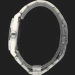 Girard-Perregaux Laureato 81010-11-131-11A (2021) - 43 mm Steel case (7/8)