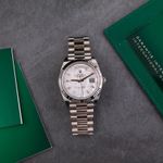 Rolex Day-Date 40 228239 (2021) - 40mm Witgoud (2/8)