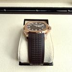 Patek Philippe Aquanaut 5167R (2023) - Brown dial 40 mm Rose Gold case (5/14)
