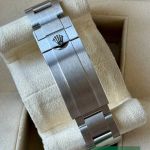 Rolex Submariner No Date 124060 (2025) - Black dial 41 mm Steel case (6/7)