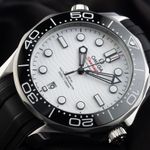Omega Seamaster Diver 300 M 210.30.42.20.04.001 (2025) - White dial 42 mm Steel case (3/7)