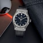 Hublot Classic Fusion 542.NX.1171.LR (Unknown (random serial)) - Black dial 42 mm Titanium case (1/8)