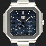 Patek Philippe Cubitus 5822P-001 (2025) - Blue dial 45 mm Platinum case (2/8)