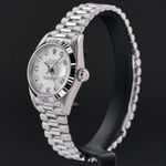 Rolex Lady-Datejust 69179 (1997) - Zilver wijzerplaat 26mm Witgoud (4/8)