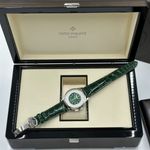 Patek Philippe World Time Chronograph 5930P-001 (2024) - Green dial 39 mm Platinum case (4/8)