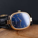 Patek Philippe Golden Ellipse 4826 (Unknown (random serial)) - Blue dial 23 mm Yellow Gold case (4/8)