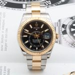 Rolex Sky-Dweller 326933 (Onbekend (willekeurig serienummer)) - 42mm Goud/Staal (7/8)