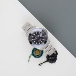 Rolex Sea-Dweller 126600 (2024) - Black dial 43 mm Steel case (2/8)