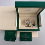 Rolex Sky-Dweller 326933 (2022) - Zwart wijzerplaat 42mm Goud/Staal (2/7)