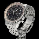 Breitling Navitimer World A24322 (2012) - Black dial 46 mm Steel case (5/8)