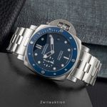 Panerai Luminor Submersible PAM02068 (Unknown (random serial)) - Blue dial 42 mm Steel case (2/8)