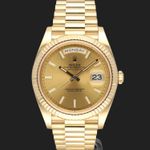 Rolex Day-Date 40 228238 (2021) - Champagne dial 40 mm Yellow Gold case (3/8)