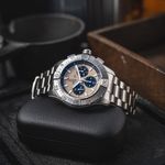 Breitling Avenger AB0147101A1A1 (2025) - Pink dial 44 mm Steel case (1/8)