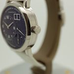 A. Lange & Söhne Little Lange 1 182.086 (2023) - Blauw wijzerplaat 37mm Witgoud (3/8)