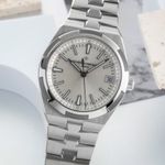 Vacheron Constantin Overseas 4500V/110A-B126 (Unknown (random serial)) - Silver dial 42 mm Steel case (3/8)