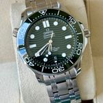 Omega Seamaster Diver 300 M 210.30.42.20.10.001 (2024) - Green dial 42 mm Steel case (1/7)