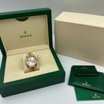 Rolex Day-Date 40 228238 (2024) - Silver dial 40 mm Yellow Gold case (2/8)