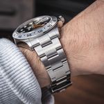 Rolex Explorer II 226570 (2025) - Black dial 42 mm Steel case (6/8)