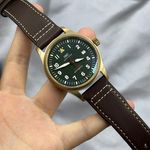 IWC Pilot IW326806 (2024) - Groen wijzerplaat 39mm Brons (5/6)