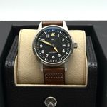 IWC Pilot IW326803 (2023) - Black dial 39 mm Steel case (2/4)
