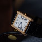 Cartier Tank Solo W5200004 (2020) - Zilver wijzerplaat 35mm Geelgoud (8/8)