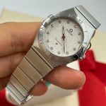 Omega Constellation Quartz 131.10.28.60.52.001 (2024) - Silver dial 28 mm Steel case (6/8)