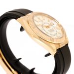 Rolex Sky-Dweller 326235 (2023) - White dial 42 mm Rose Gold case (4/7)